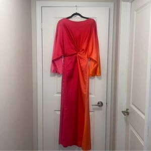 Beautiful ombré dress! Perfect for a summer wedding or event!
